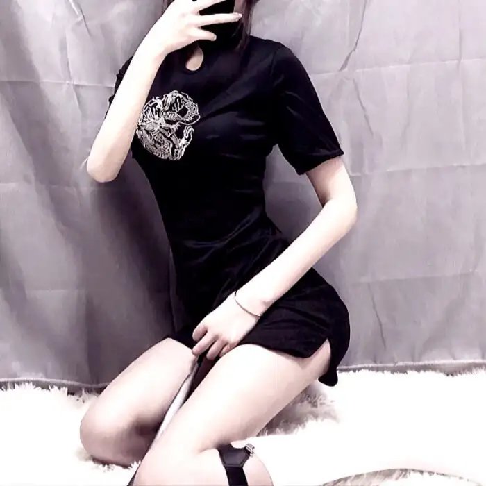 龙纹身的女鬼入镜